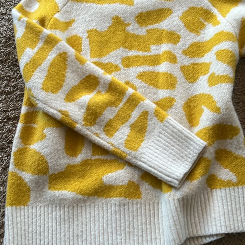Sweater - Picture 2 of 4